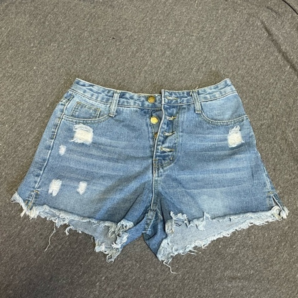 NWOT - Women’s Ripped Denim Slim Fit Shorts (Light Blue / Small)